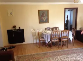 Satılır 2 otaqlı köhnə tikili 50 m², Elmlər Akademiyası m.