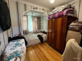 Satılır 3 otaqlı köhnə tikili 55 m², Xalqlar Dostluğu m.
