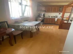 Satılır 5 otaqlı köhnə tikili 120 m², Həzi Aslanov m.